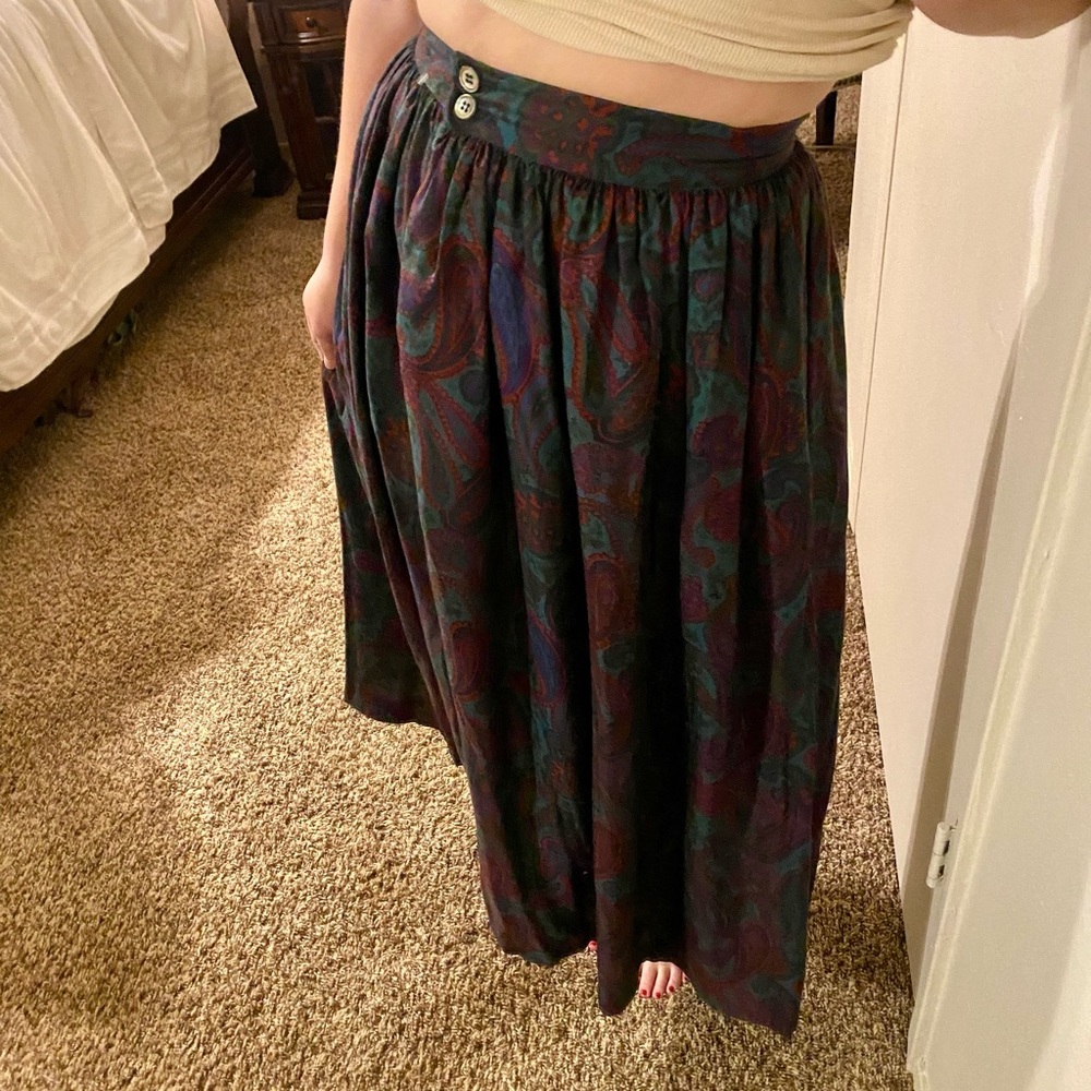 NWT Gorgeous Paisley Print Skirt